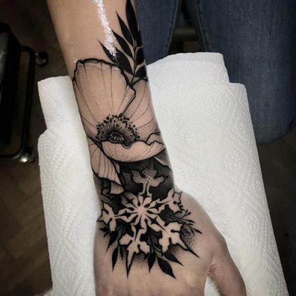 100 Snowflake tattoo Ideas for Your Winter Ink