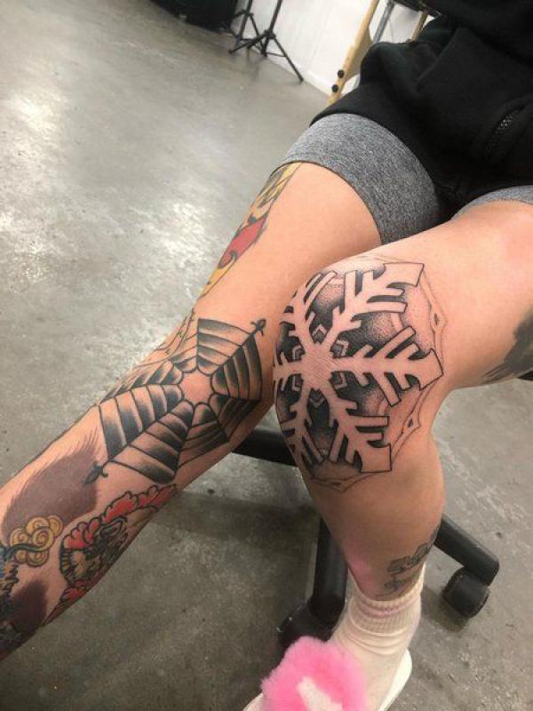 100 Snowflake tattoo Ideas for Your Winter Ink