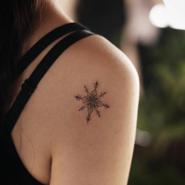 100 Snowflake tattoo Ideas for Your Winter Ink