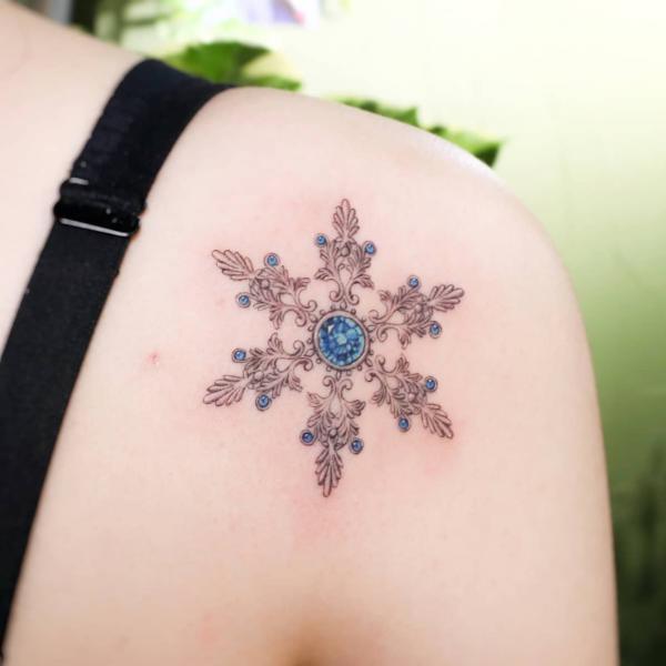 100 Snowflake tattoo Ideas for Your Winter Ink
