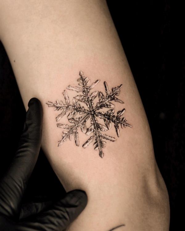 100 Snowflake tattoo Ideas for Your Winter Ink