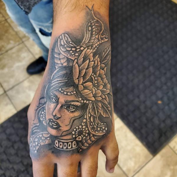 40 Medusa Hand Tattoo Designs with Meaning