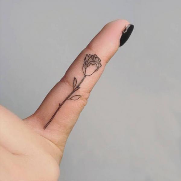 40 Timeless Rose Finger Tattoo Designs