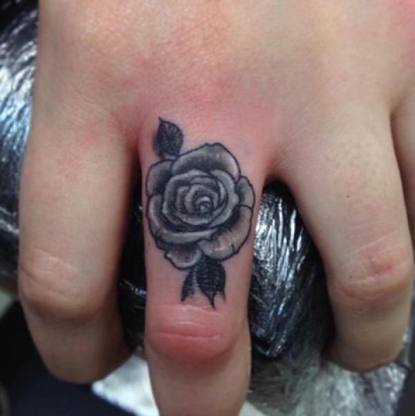 40 Timeless Rose Finger Tattoo Designs