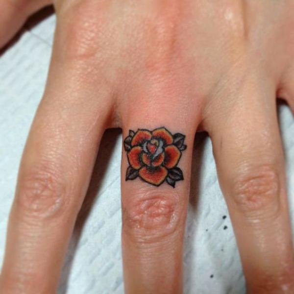 40 Timeless Rose Finger Tattoo Designs