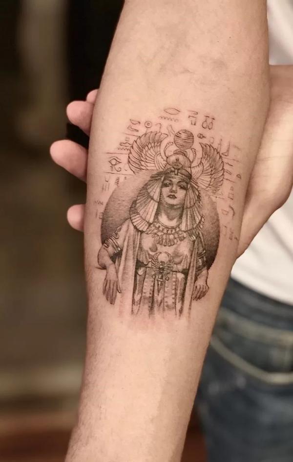 50 Egyptian Hieroglyphics Tattoo Designs with Meaning