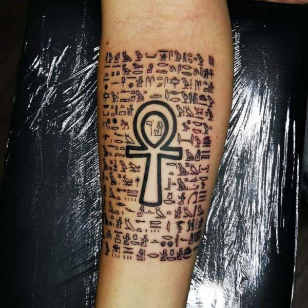 50 Egyptian Hieroglyphics Tattoo Designs with Meaning