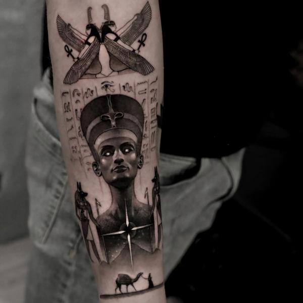 50 Egyptian Hieroglyphics Tattoo Designs with Meaning