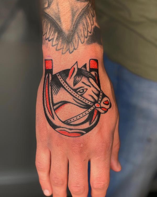 118 Charming Horseshoe Tattoos with Meanings