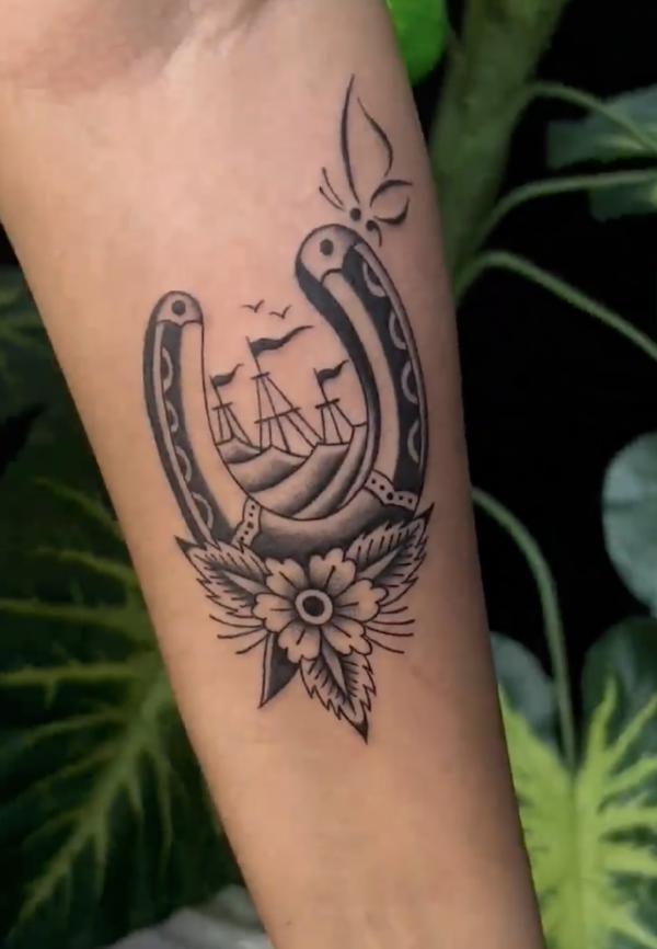 118 Charming Horseshoe Tattoos with Meanings