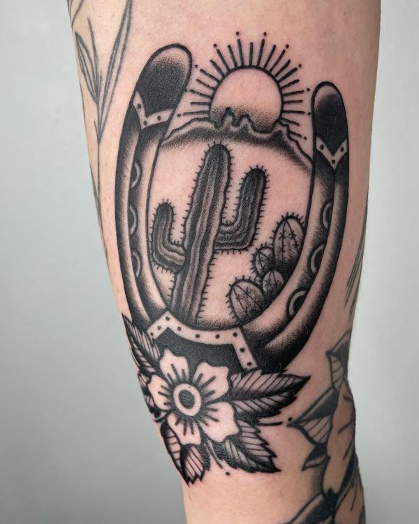 118 Charming Horseshoe Tattoos with Meanings