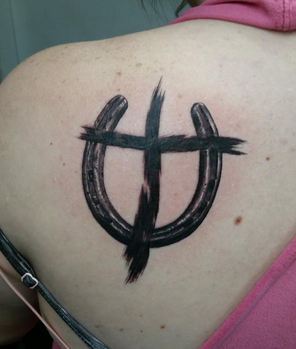 118 Charming Horseshoe Tattoos with Meanings