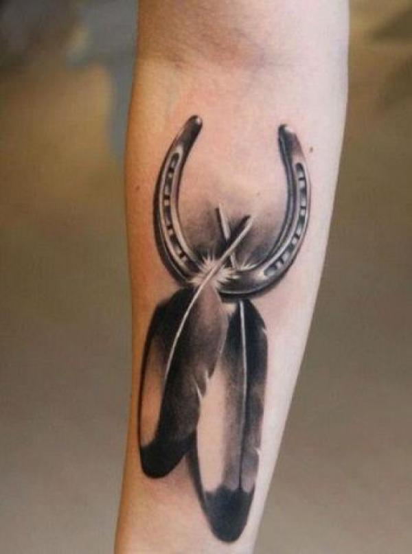 118 Charming Horseshoe Tattoos with Meanings