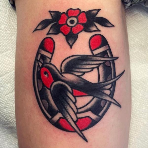 118 Charming Horseshoe Tattoos with Meanings