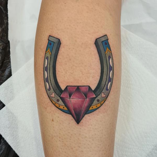 118 Charming Horseshoe Tattoos with Meanings