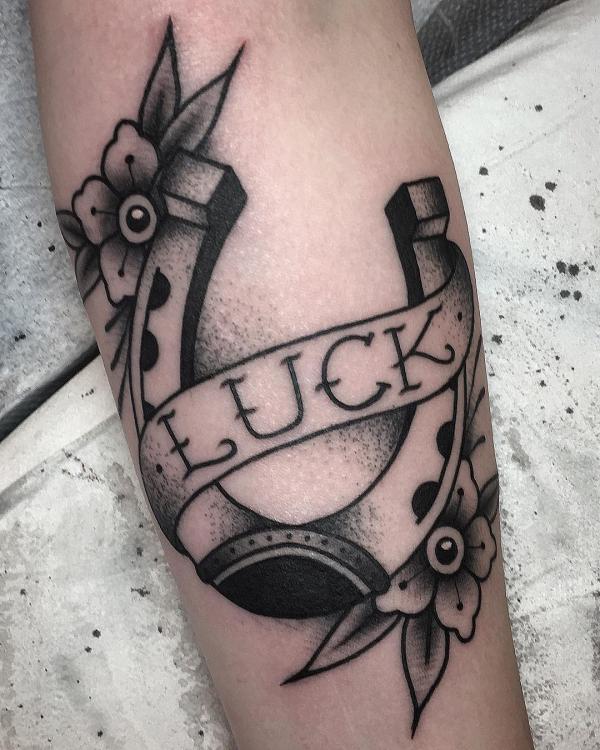 118 Charming Horseshoe Tattoos with Meanings