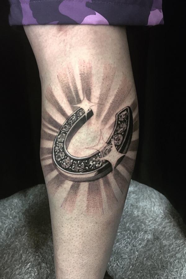 118 Charming Horseshoe Tattoos with Meanings