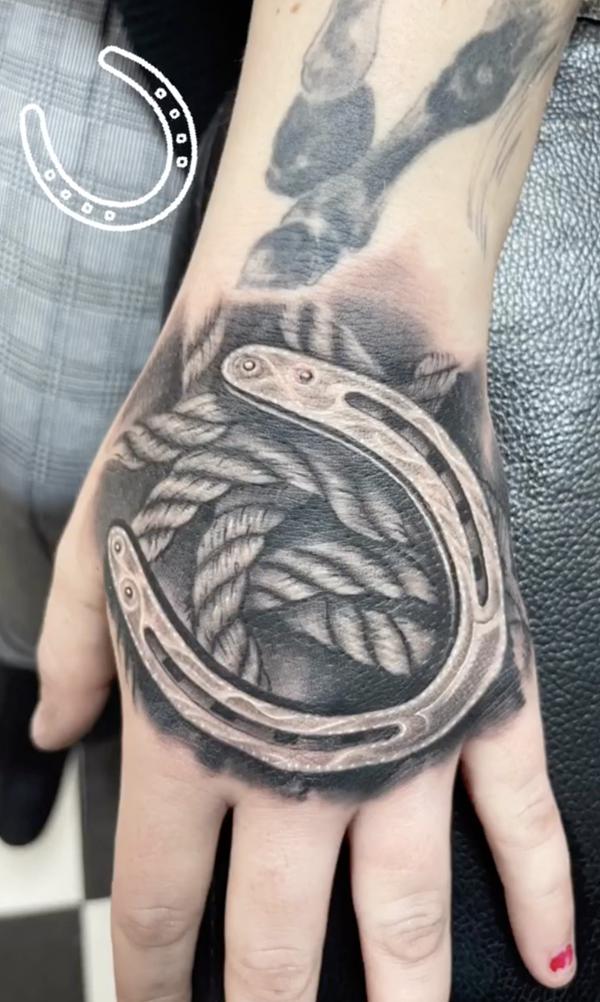 118 Charming Horseshoe Tattoos with Meanings