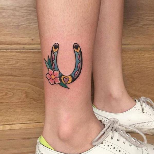 118 Charming Horseshoe Tattoos with Meanings