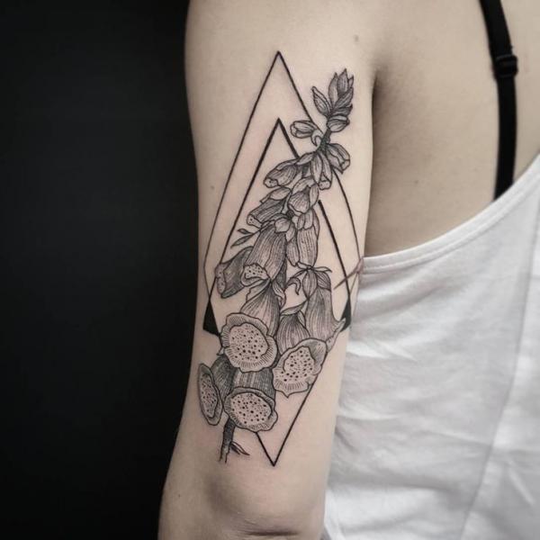 60 Foxglove Tattoo Designs with Meaning