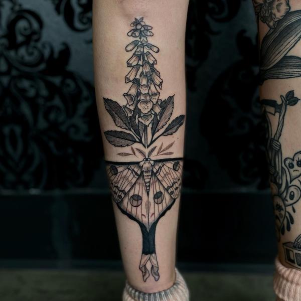 60 Foxglove Tattoo Designs with Meaning