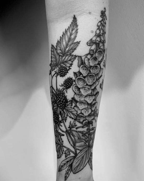 60 Foxglove Tattoo Designs with Meaning