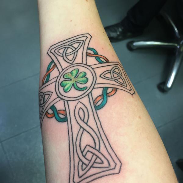 100 Celtic Cross Tattoo Designs with Meaning