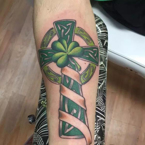 100 Celtic Cross Tattoo Designs with Meaning