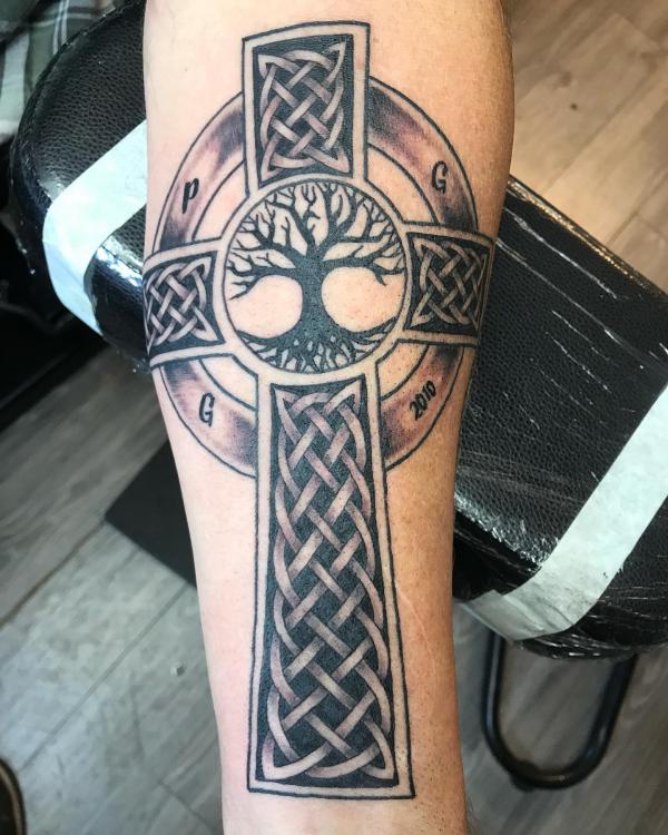 100 Celtic Cross Tattoo Designs with Meaning