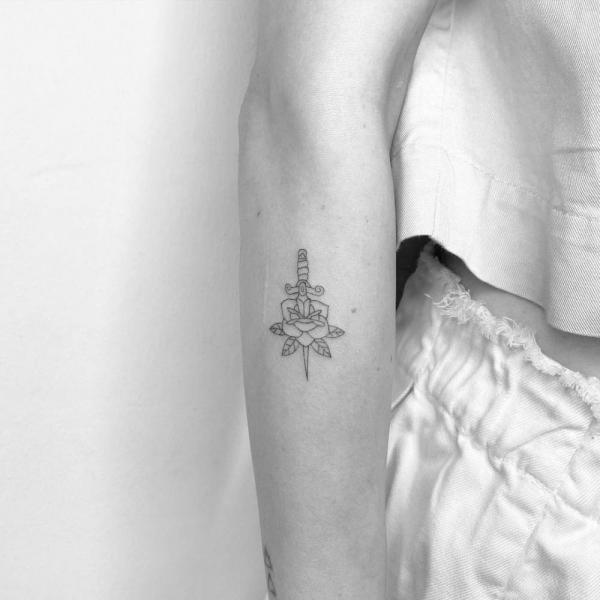 140 Outline Tattoo Ideas to Inspire Your Next Ink