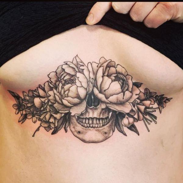 165 Unique Sternum Tattoo Designs for Women