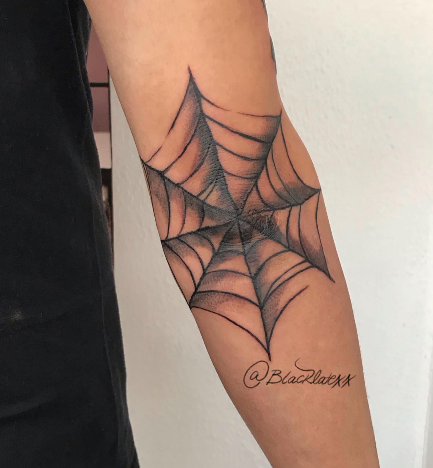 40 Striking Elbow Spiderweb Tattoo Designs