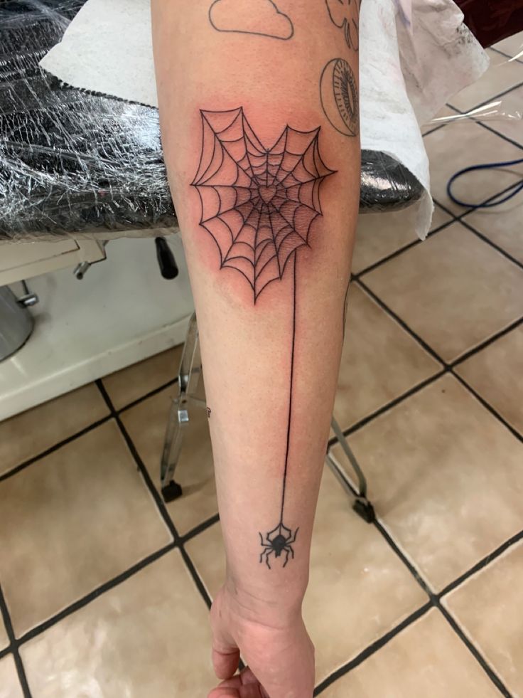 40 Striking Elbow Spiderweb Tattoo Designs