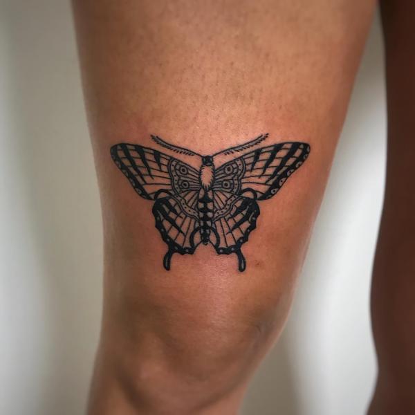 70 Above Knee Tattoo Designs for Your Inspiration
