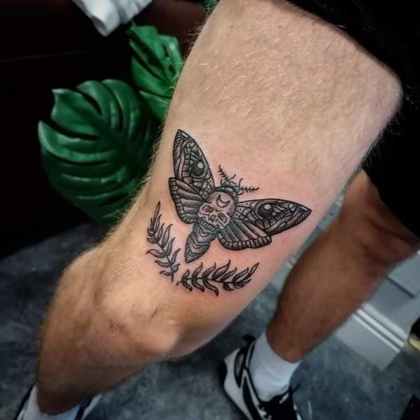 70 Above Knee Tattoo Designs for Your Inspiration