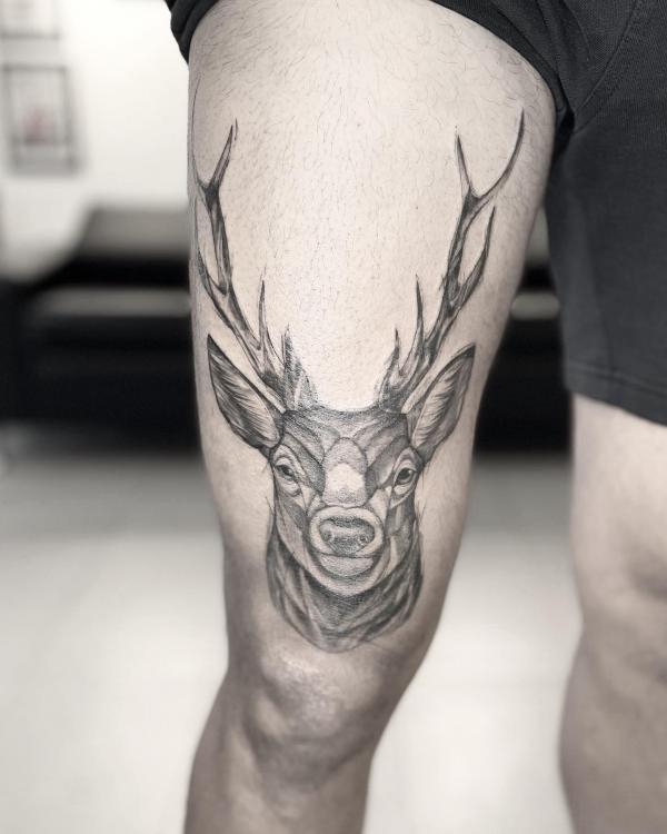 70 Above Knee Tattoo Designs for Your Inspiration