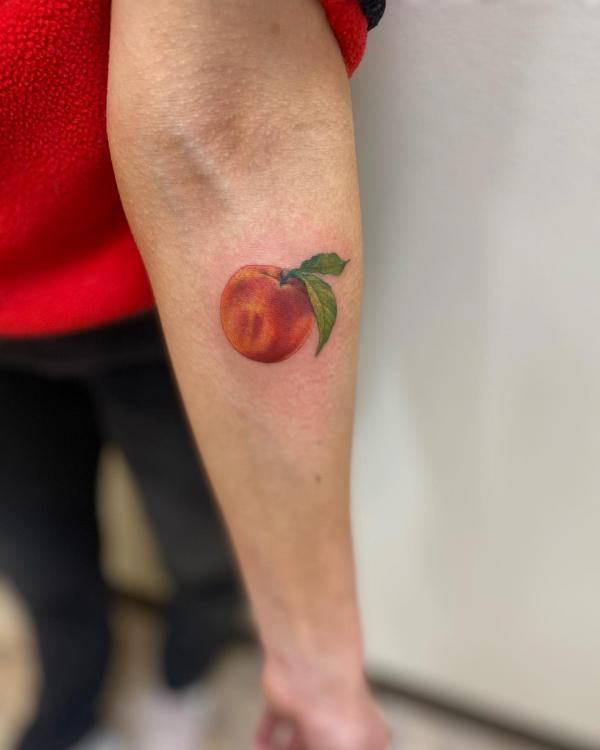50 Peach Tattoo Designs with Meaning