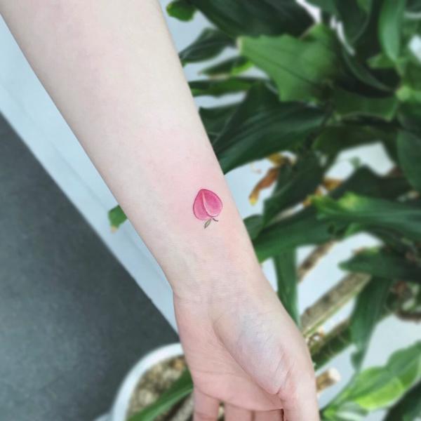 50 Peach Tattoo Designs with Meaning