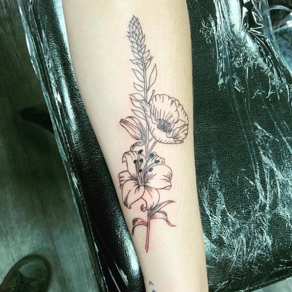 50 Gladiolus Tattoo Designs with Meaning