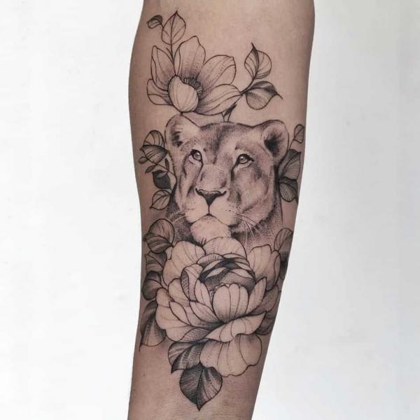 90 Lioness Tattoo Designs with Meaning