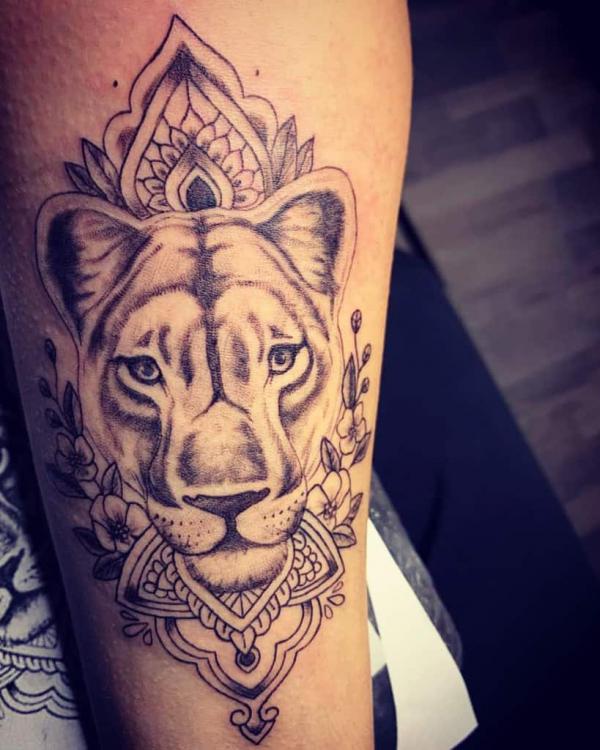 90 Lioness Tattoo Designs with Meaning