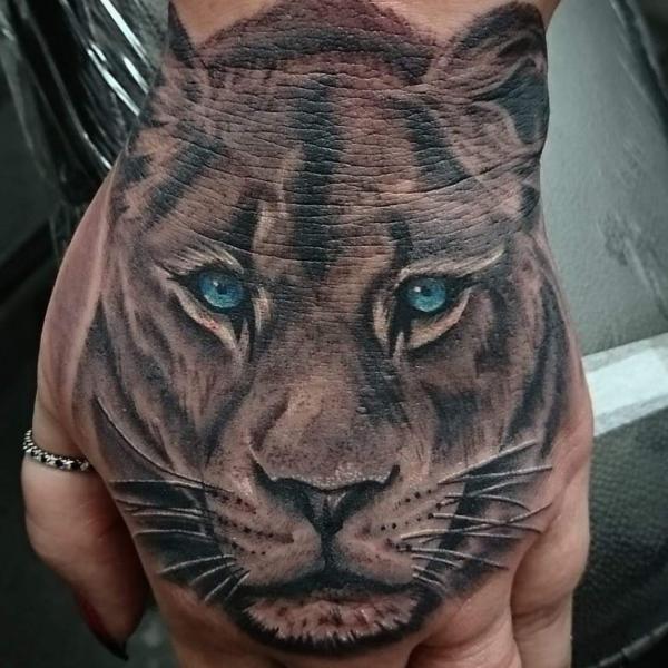 90 Lioness Tattoo Designs with Meaning