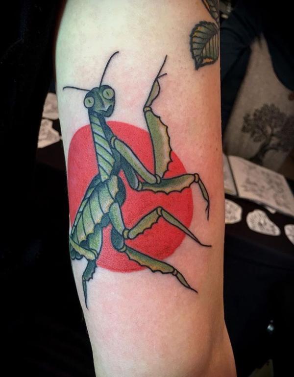 50 praying mantis tattoos: Meaning and Designs