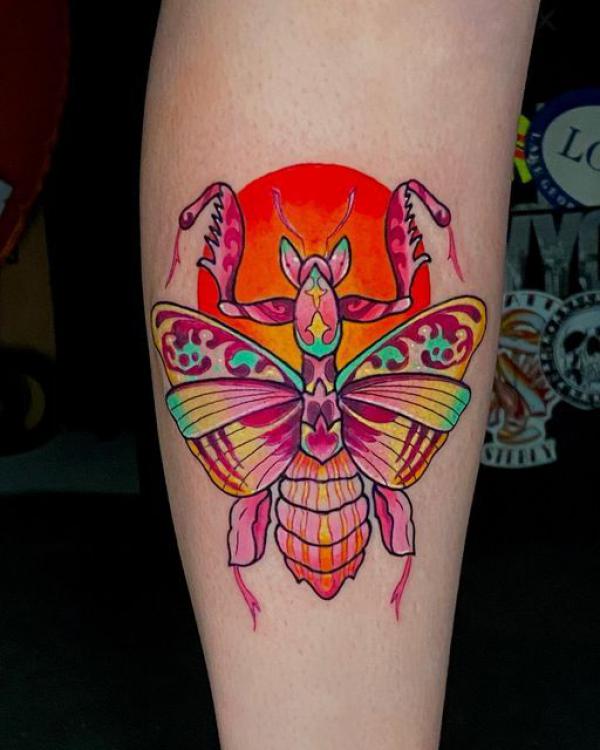 50 praying mantis tattoos: Meaning and Designs