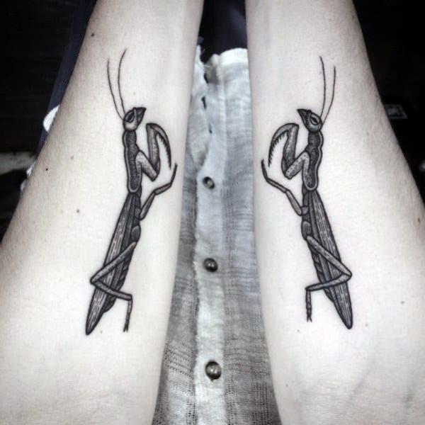 50 praying mantis tattoos: Meaning and Designs