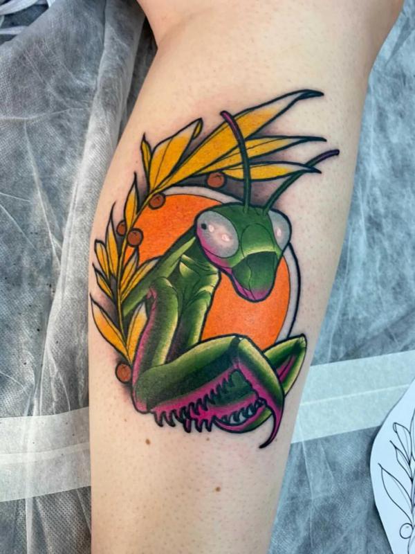50 praying mantis tattoos: Meaning and Designs