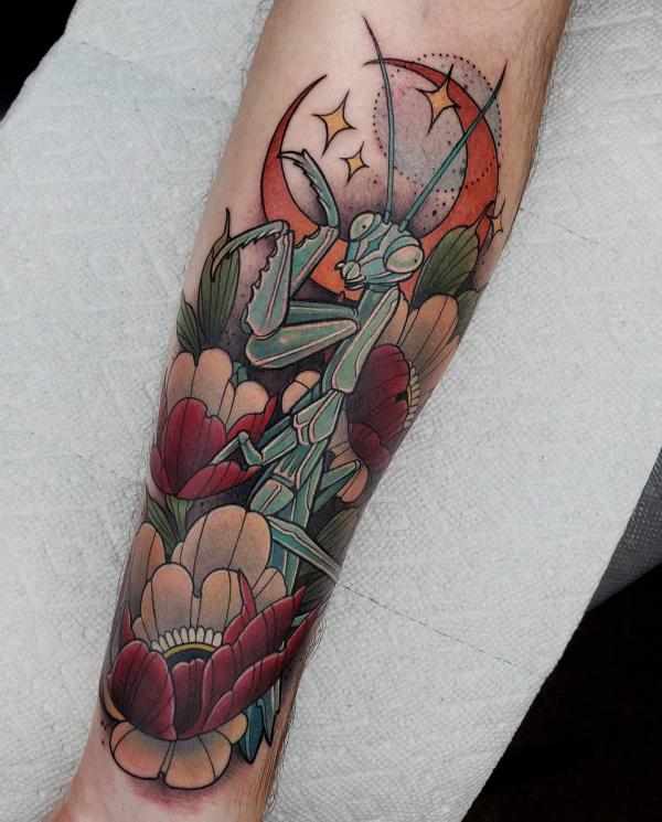 50 praying mantis tattoos: Meaning and Designs