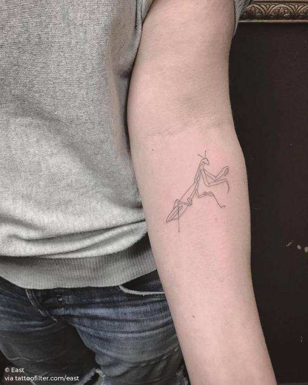 50 praying mantis tattoos: Meaning and Designs