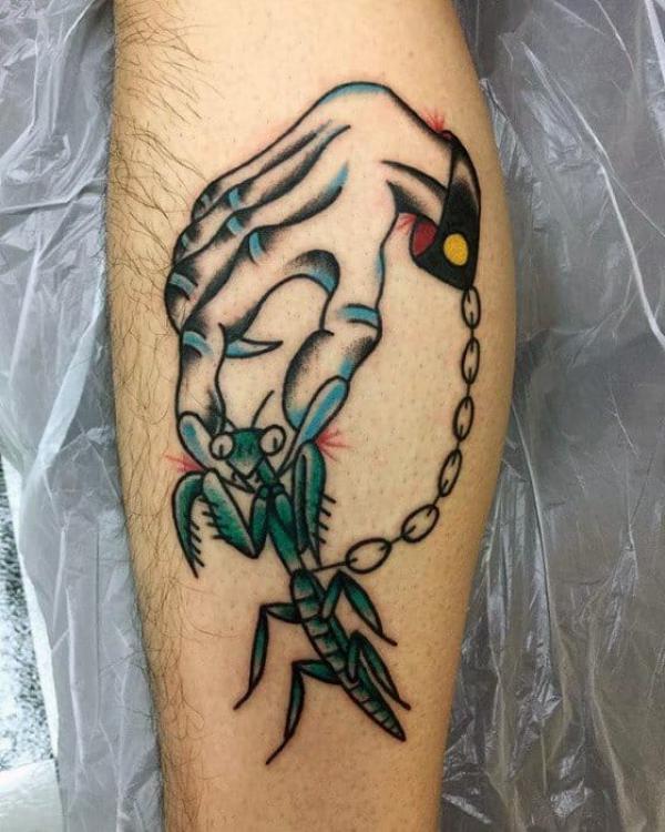 50 praying mantis tattoos: Meaning and Designs
