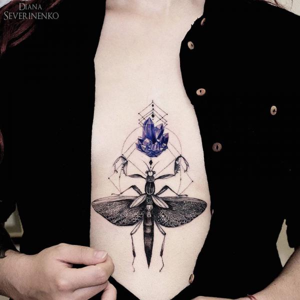 50 praying mantis tattoos: Meaning and Designs
